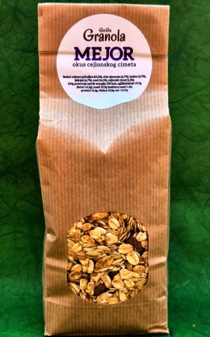 Mejor granola, u okusu cejlonskog cimeta, sadrži badem i lješnjak.