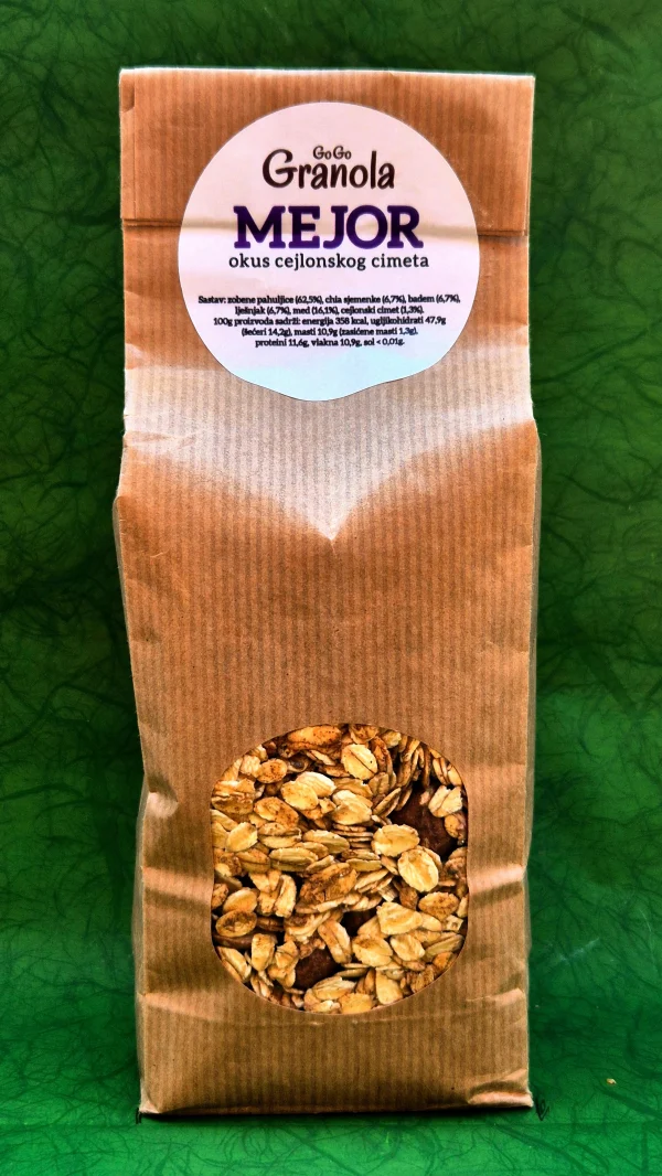 Mejor granola, u okusu cejlonskog cimeta, sadrži badem i lješnjak.