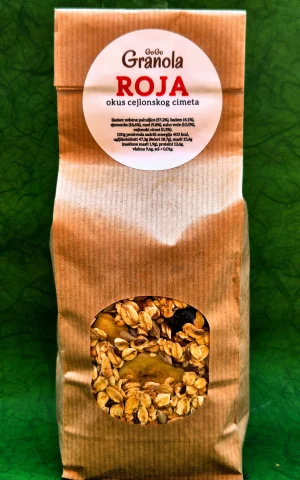 Roja je granola u okusu cejlonskog cimeta, a između ostalih sastojaka sadrži suhu bananu i suhu brusnicu.