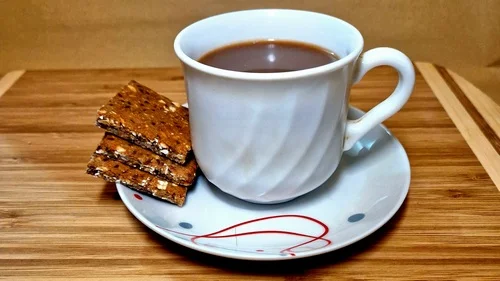 Granola kao suha grickalica može poprimiti različite oblike i veličine. Keks, pločica, kreker i dr.