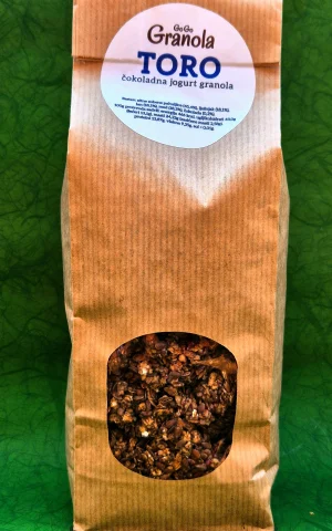 Toro, čokoladna jogurt granola napravljena je od sitnih integralnih zobenih pahuljica, suncokretovih sjemenki, lješnjaka, čokolade i meda.