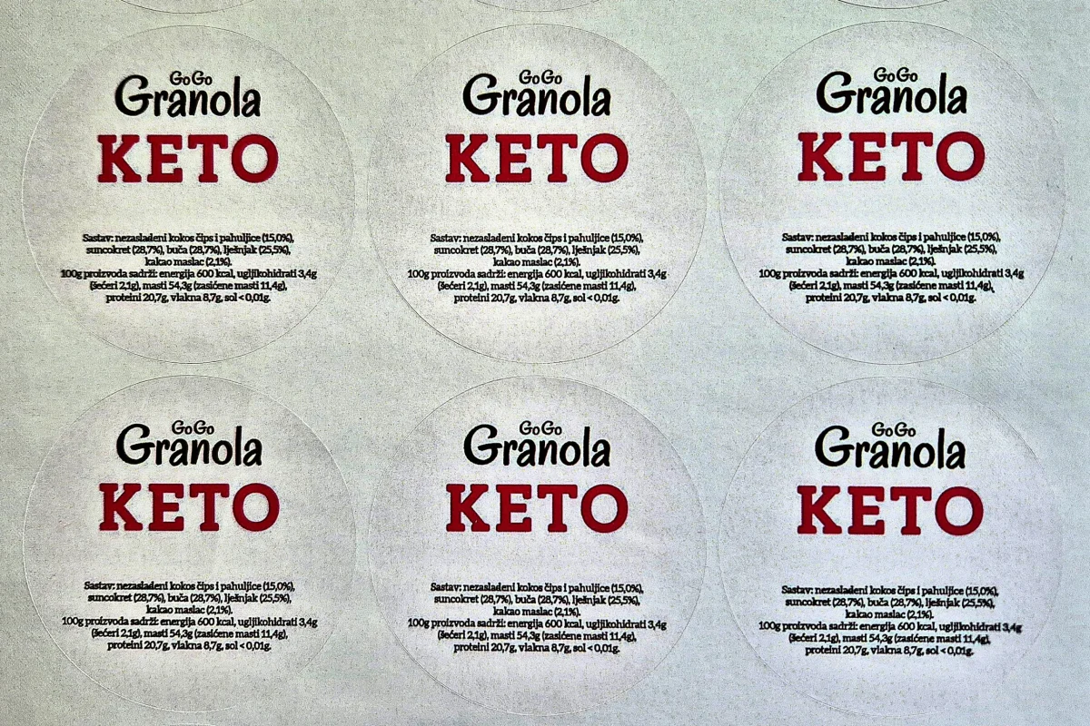 Domaća keto granola iz Osijeka u svojem sastavu ima nezaslađeni kokos i nezaslađene kokosove pahuljice.