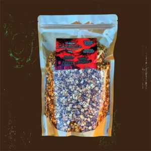 Cafecita je granola u okusu kave i tamne čokolade, a ostali sastojci su: integralne zobene pahuljice, sjemenke lana, sjemenke suncokreta i med - bez dodanog šećera.